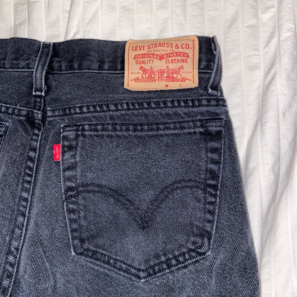 LEVI’S Black Wash Denim Mom Jeans🖤